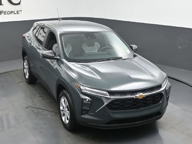 New 2026 Chevrolet Trax LS FWD image 25