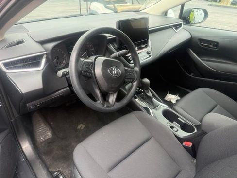 Used 2025 Toyota Corolla LE FWD image 4