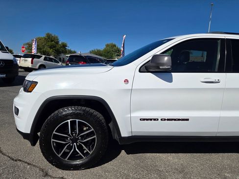 Used 2020 Jeep Grand Cherokee Trailhawk AWD/4WD image 9