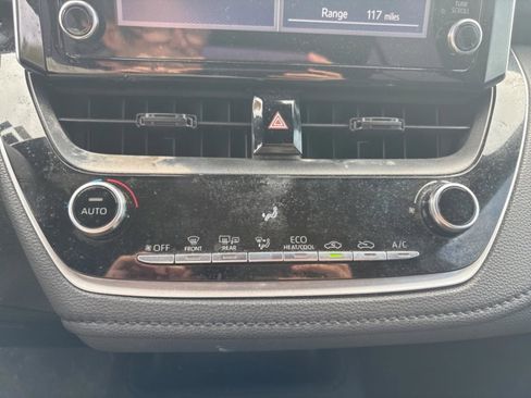 Used 2020 Toyota Corolla SE image 17