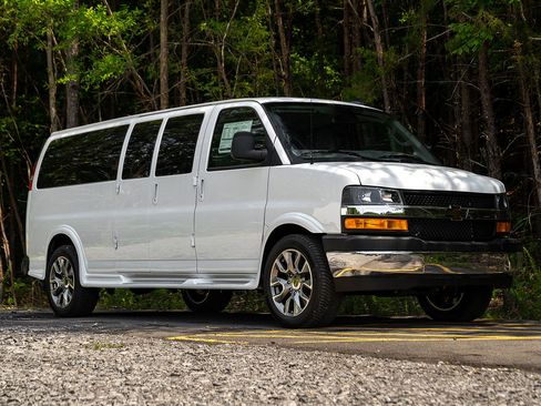 New 2025 Chevrolet Express 2500 Extended image 4