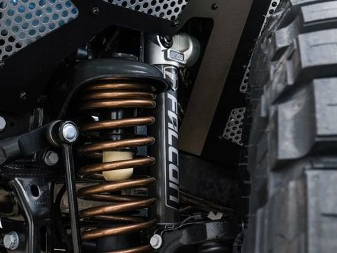 Used 2025 Jeep Wrangler Unlimited Rubicon w/ Technology Group image 55