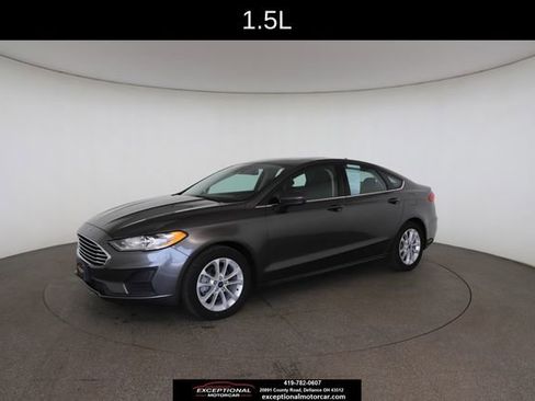 Used 2019 Ford Fusion SE image 4