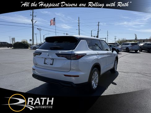 New 2026 Mitsubishi Outlander ES image 9