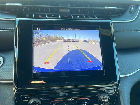 New 2025 Jeep Grand Cherokee Laredo X image 17