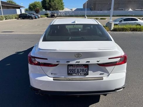 Used 2025 Toyota Camry SE FWD image 6