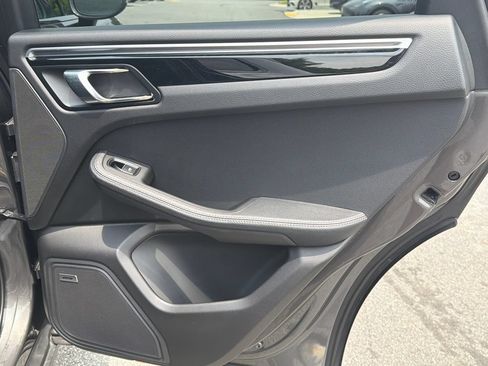 Used 2018 Porsche Macan S AWD/4WD image 18