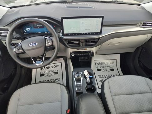 Used 2023 Ford Escape Active w/ Tech Pack #2 AWD/4WD image 17