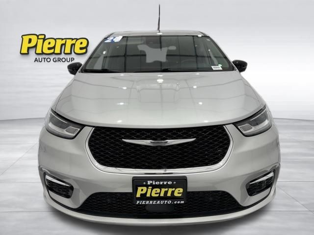 Used 2024 Chrysler Pacifica Touring-L AWD/4WD image 9