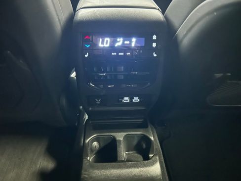 Used 2024 Jeep Grand Cherokee L Limited AWD/4WD image 21