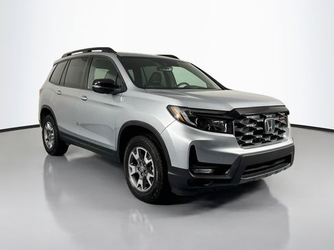 Certified 2023 Honda Passport TrailSport image 3