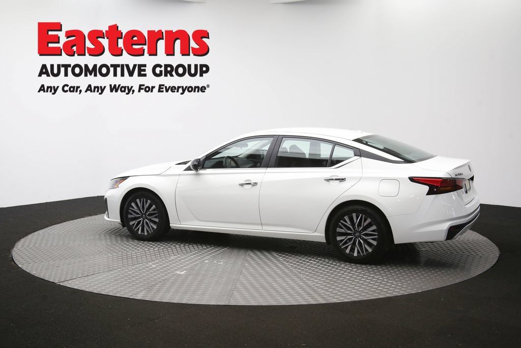 Used 2025 Nissan Altima 2.5 SV FWD image 59