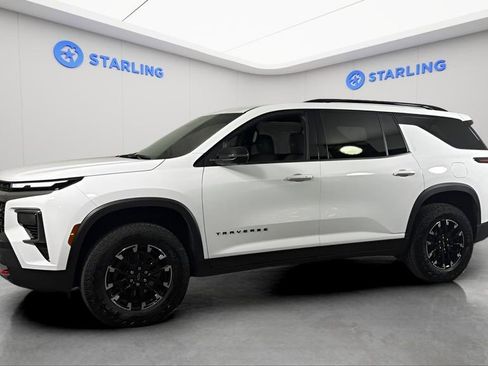 Used 2024 Chevrolet Traverse Z71 AWD/4WD image 2