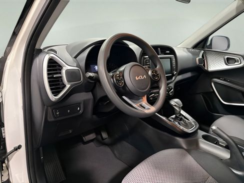 Used 2022 Kia Soul LX FWD image 10