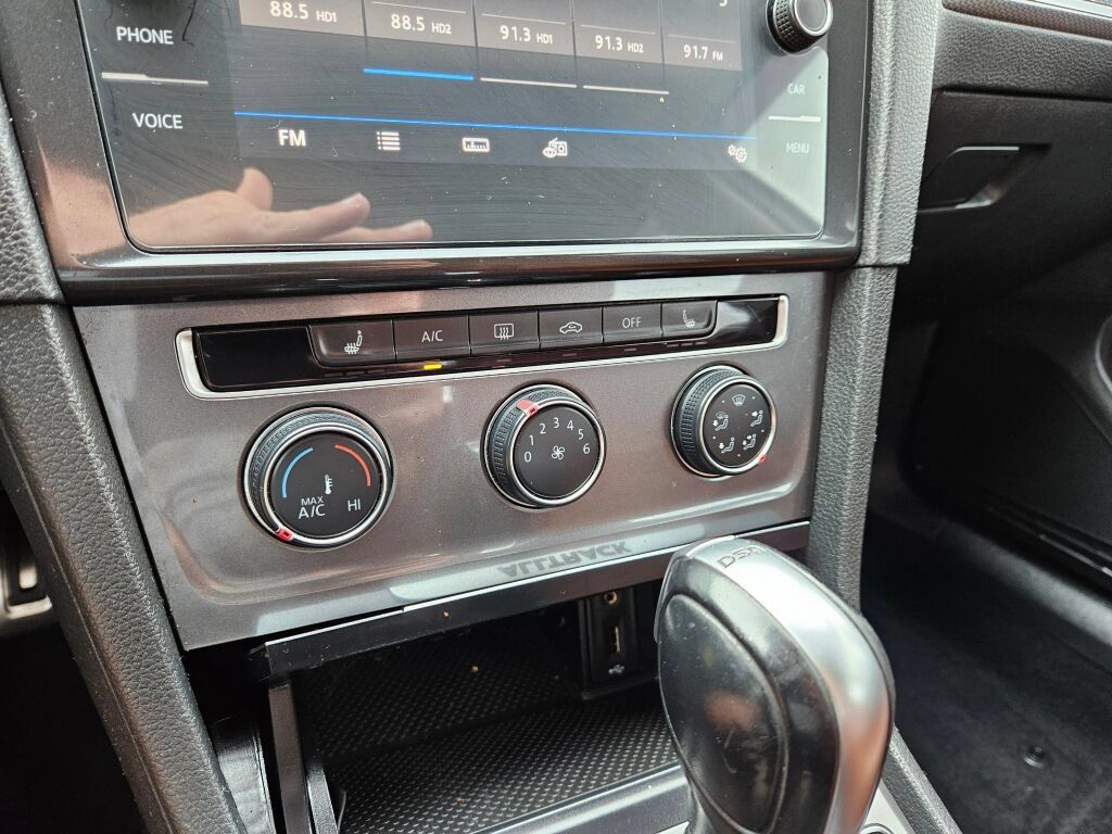 Used 2017 Volkswagen Golf Alltrack S AWD/4WD image 23