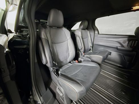 Certified 2022 Toyota Sienna XSE image 27