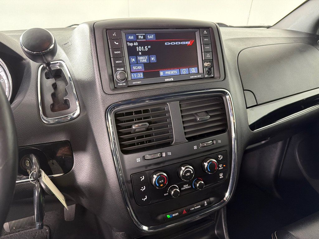 Used 2015 Dodge Grand Caravan SXT FWD image 14