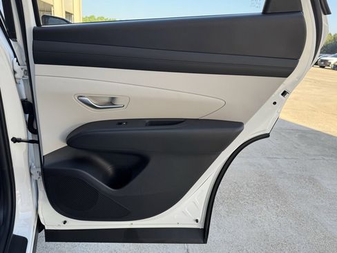 New 2026 Hyundai Tucson SE image 18