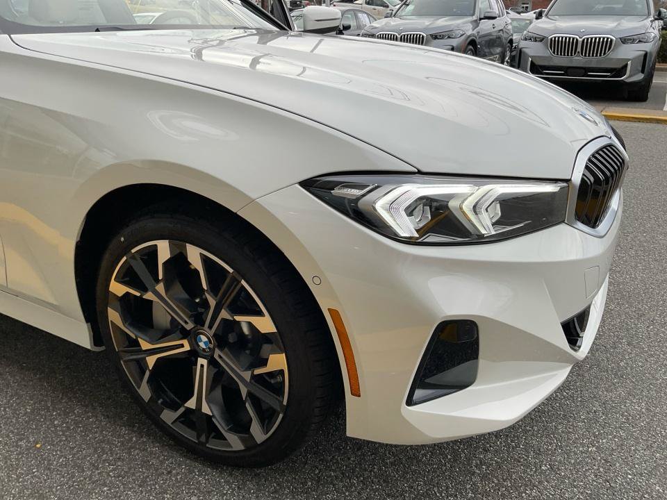 Used 2026 BMW 330i Sedan w/ Convenience Package RWD image 24