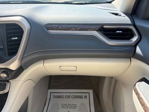 Used 2020 GMC Acadia Denali w/ Technology Package FWD image 25