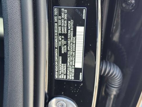 Certified 2026 Volvo XC40 B5 Plus w/ Protection Package Premier AWD/4WD image 19