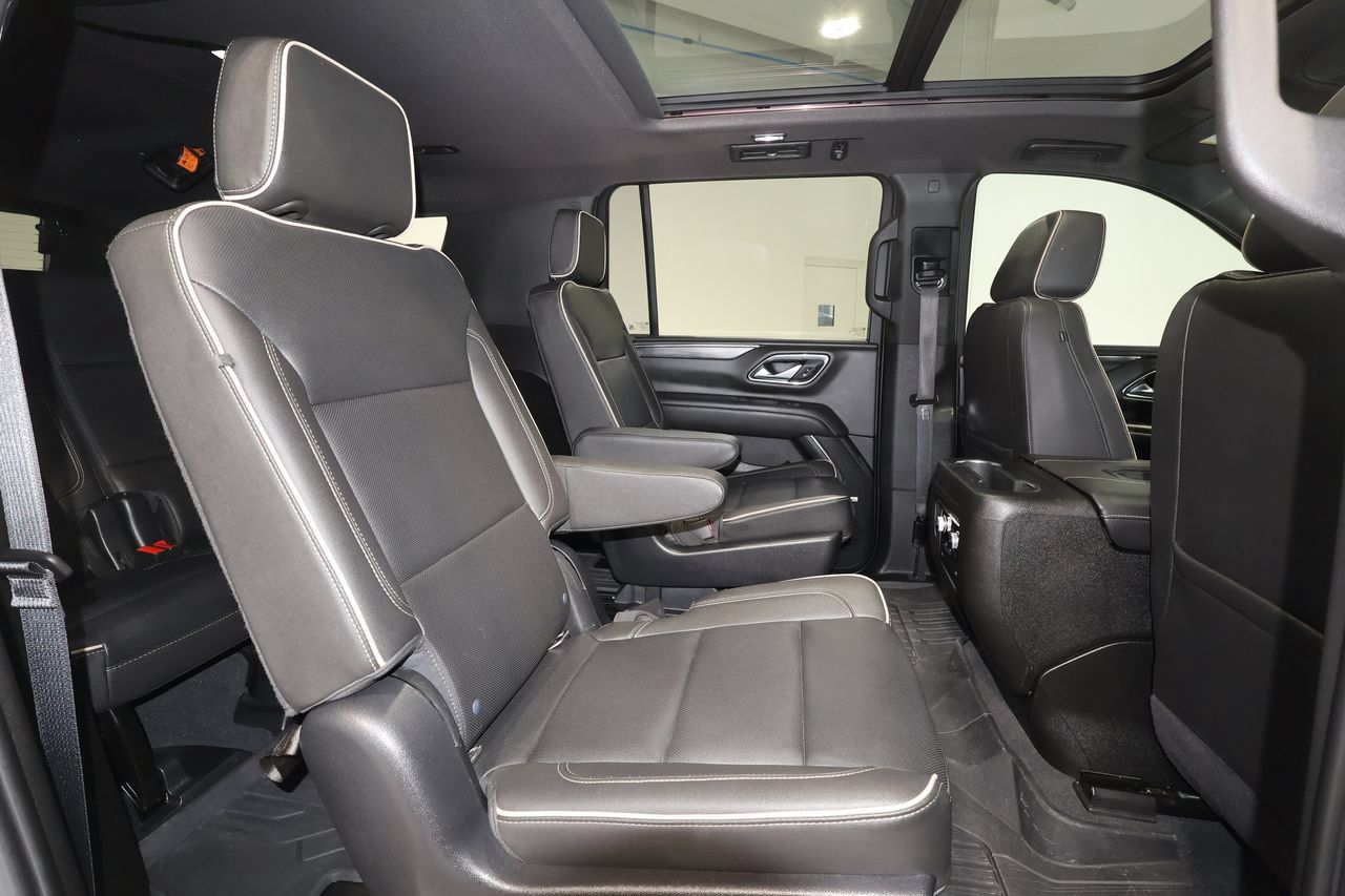 Used 2022 GMC Yukon XL SLT w/ SLT Premium Package AWD/4WD image 28