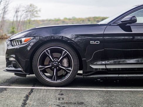 Used 2017 Ford Mustang GT Premium image 4