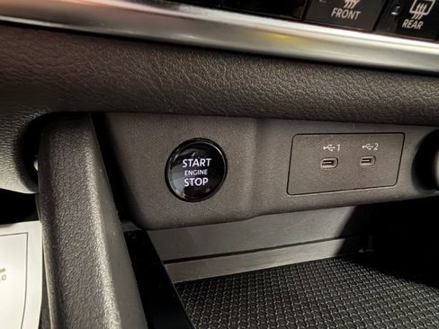 Used 2025 Nissan Rogue SV AWD/4WD image 21