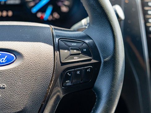 Used 2017 Ford Explorer XLT FWD image 19