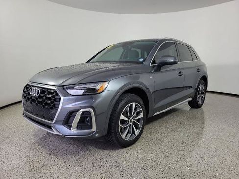 Used 2022 Audi Q5 2.0T Premium Plus w/ Premium Plus Package AWD/4WD image 2