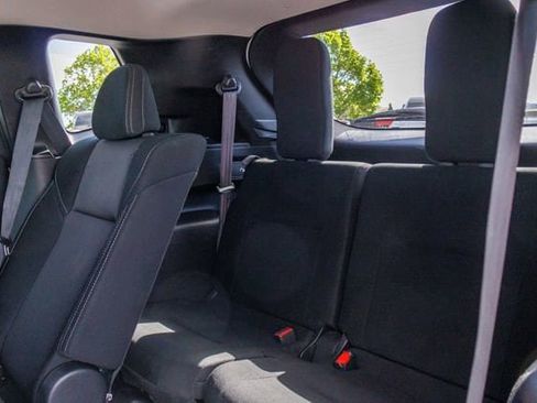 Used 2024 Mitsubishi Outlander ES AWD/4WD image 9