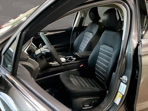 Used 2016 Ford Fusion SE FWD image 16