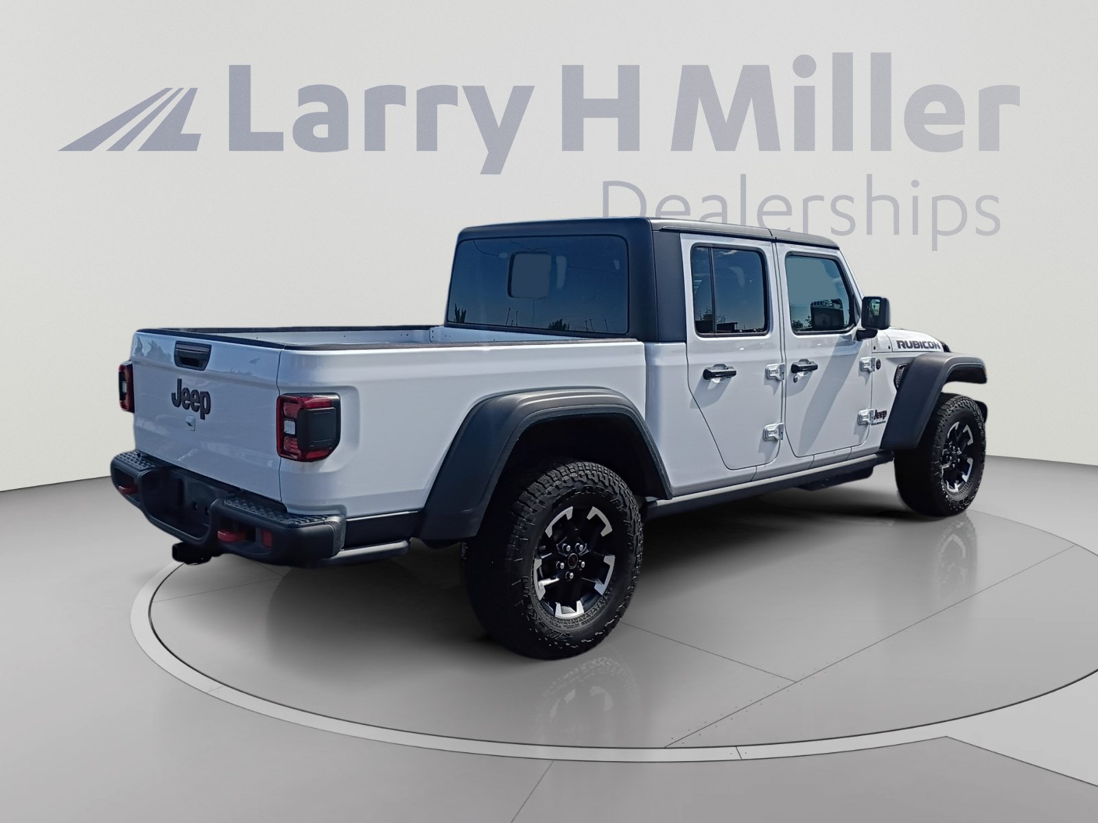 Used 2026 Jeep Gladiator Rubicon w/ Steel Power Dome Hood Package AWD/4WD image 5