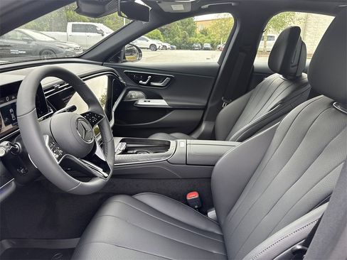 New 2026 Mercedes-Benz E 350 4MATIC Sedan image 8