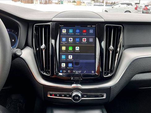 Certified 2023 Volvo XC60 B5 Core w/ Climate Package image 15