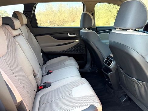 Used 2019 Hyundai Santa Fe SE image 29