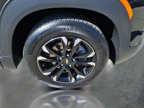 Used 2023 Chevrolet TrailBlazer LT FWD image 9