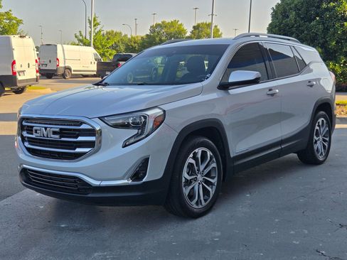 Used 2020 GMC Terrain SLT w/ Preferred Package FWD image 3