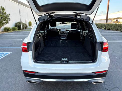 Used 2019 Mercedes-Benz GLC 300 w/ Premium Package image 18