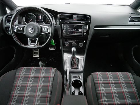 Used 2017 Volkswagen GTI S image 10