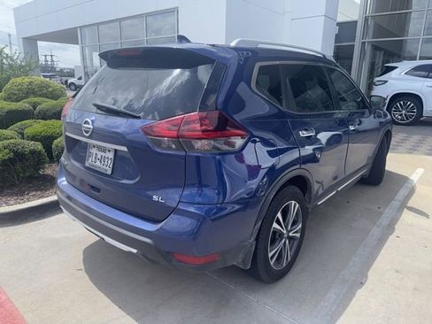 Used 2018 Nissan Rogue SL image 4