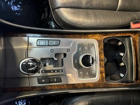 Used 2012 Hyundai Equus Signature RWD image 18