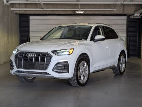 Used 2021 Audi Q5 Premium Plus w/ Premium Plus Package AWD/4WD image 1