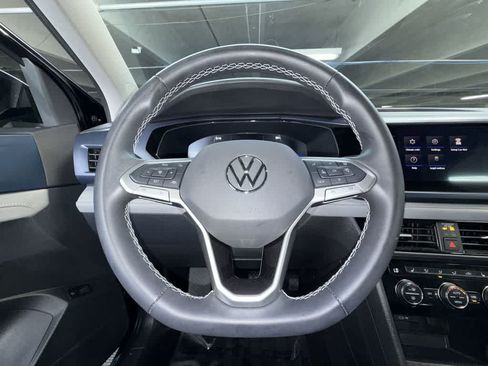 Certified 2024 Volkswagen Taos SE FWD image 15