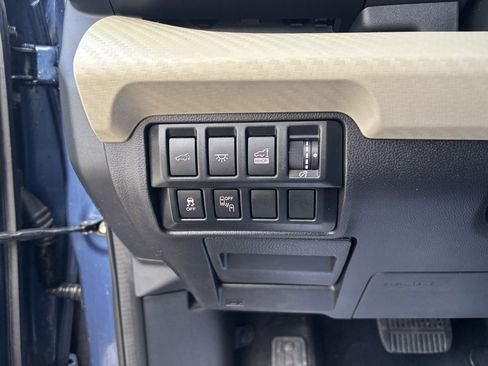 Used 2021 Subaru Ascent Premium w/ Convenience Package image 12