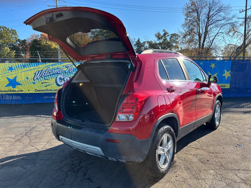 Used 2016 Chevrolet Trax LT w/ LT Convenience Package AWD/4WD image 4