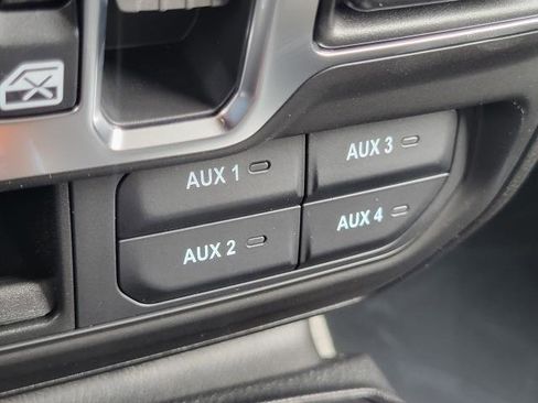 New 2026 Jeep Gladiator Sport AWD/4WD image 15