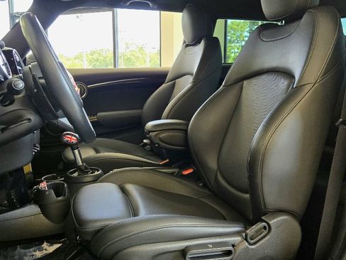 Used 2019 MINI Cooper S w/ Premium Package image 13