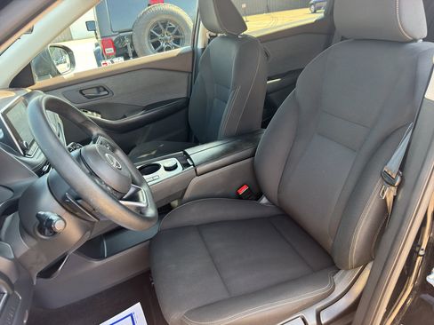 Used 2023 Nissan Rogue S AWD/4WD image 9