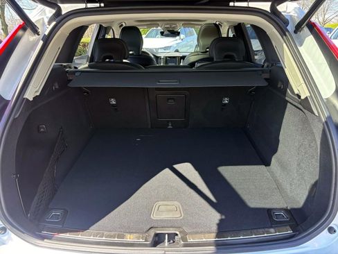 Used 2025 Volvo XC60 T8 Plus w/ Protection Package Premier AWD/4WD image 9